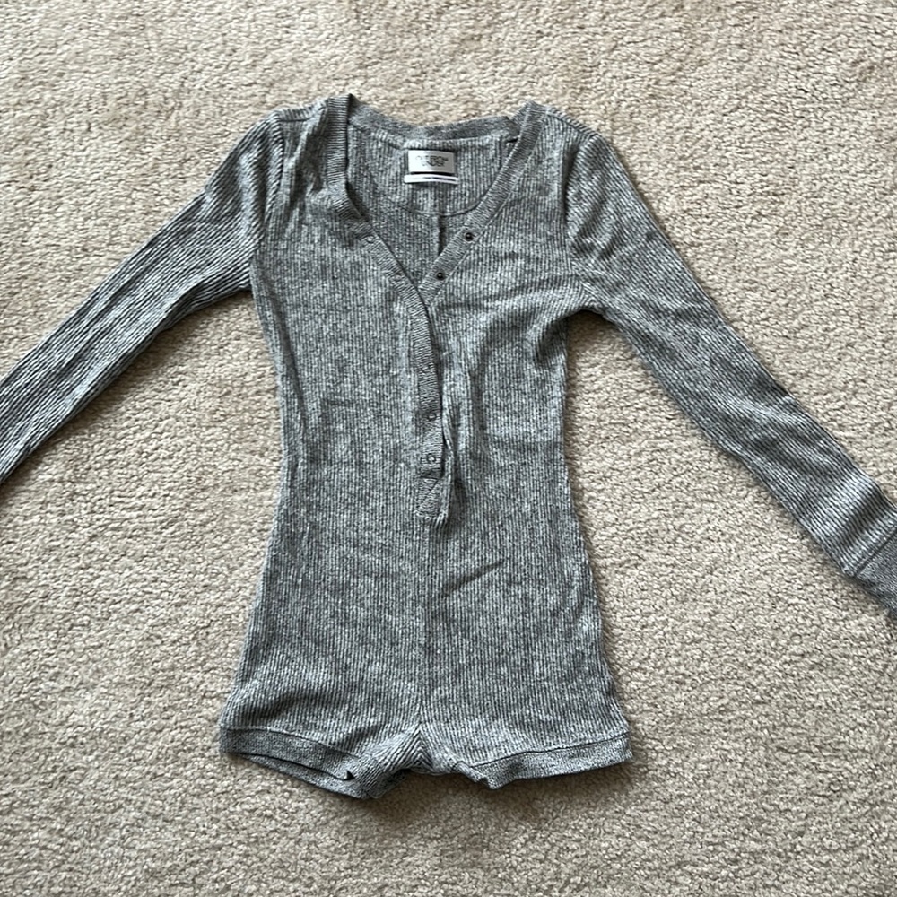 Gray bodysuit pajamas never worn
